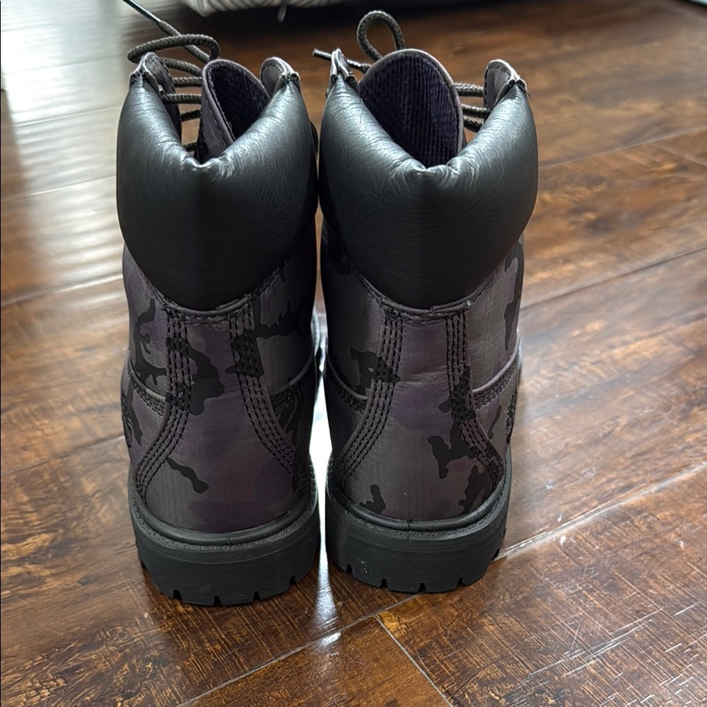 Timberland Gray, Purple and Black Ankle Boots with Camo Design - Picture 5 of 9